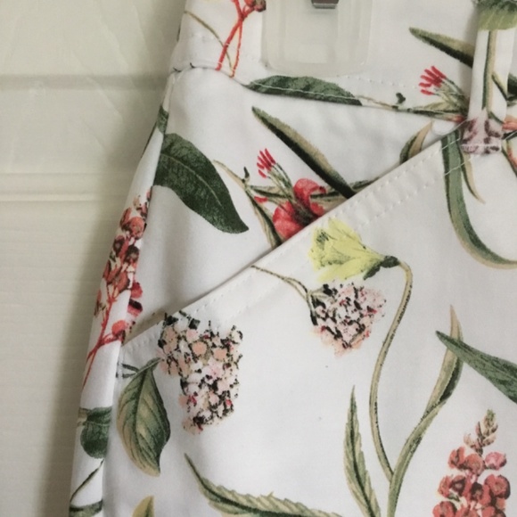 NWOT Cropped Pants - Picture 3 of 10